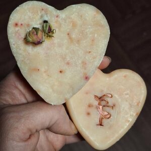 Savon à l'huile essentielle de rose